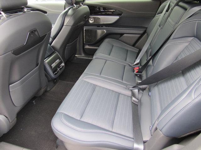 Photo of 2025 WHITE PLATINUM Lincoln Nautilus