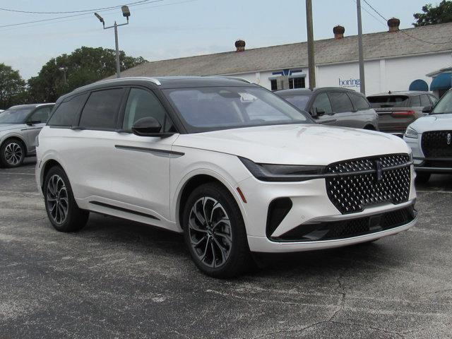 Photo of 2025 WHITE PLATINUM Lincoln Nautilus