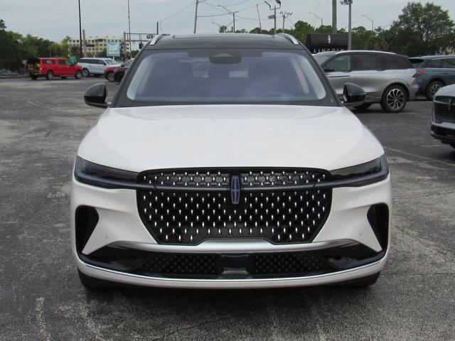 Photo of 2025 WHITE PLATINUM Lincoln Nautilus