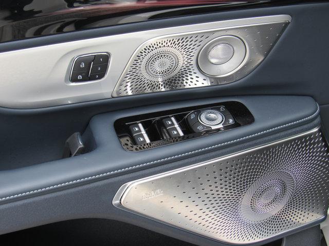 Photo of 2025 WHITE PLATINUM Lincoln Nautilus