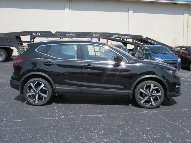 Photo of 2022 Magnetic Black Pearl Nissan Rogue Sport