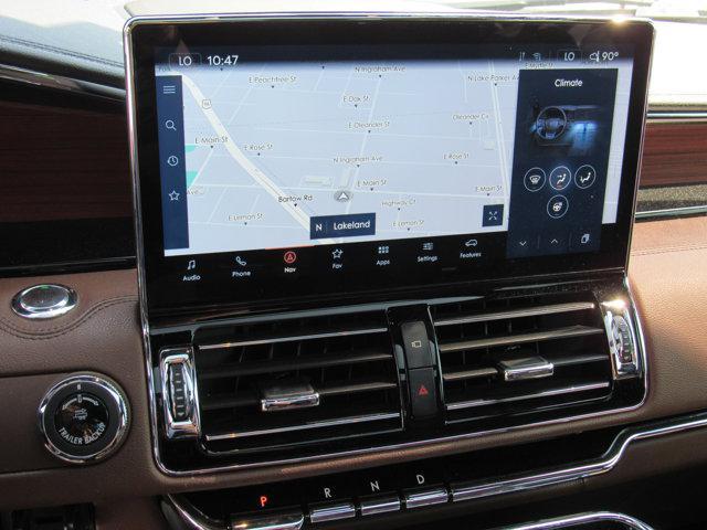 Photo of 2023 Infinite Black Metallic Clearcoat Lincoln Navigator