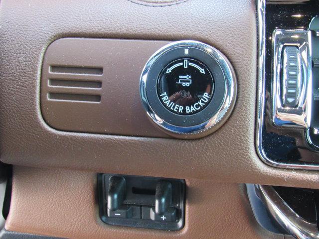 Photo of 2023 Infinite Black Metallic Clearcoat Lincoln Navigator