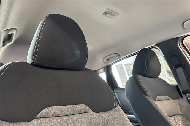 Photo of 2026 Aspen White Tricoat Nissan Kicks