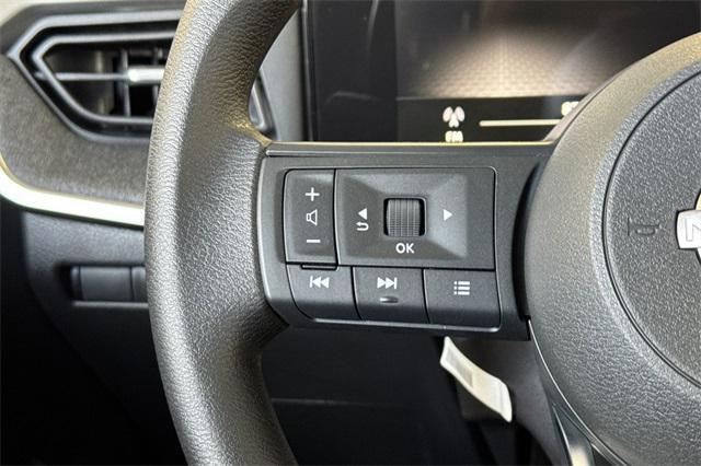Photo of 2026 Aspen White Tricoat Nissan Kicks