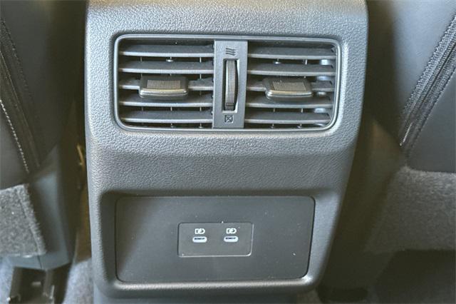 Photo of 2025 Super Black Nissan Rogue
