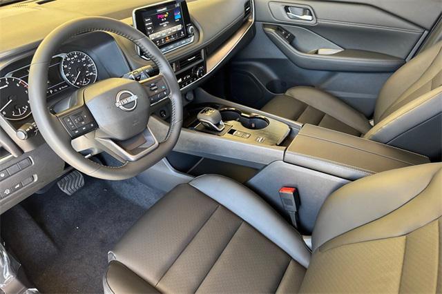 Photo of 2025 Super Black Nissan Rogue