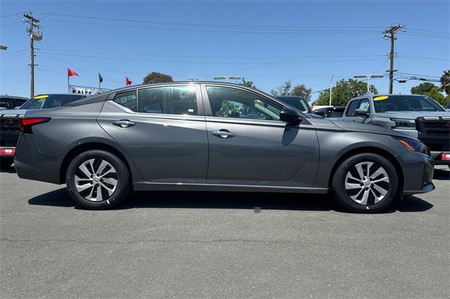 Photo of 2025 Gun Metallic Nissan Altima