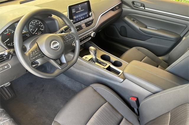 Photo of 2025 Gun Metallic Nissan Altima