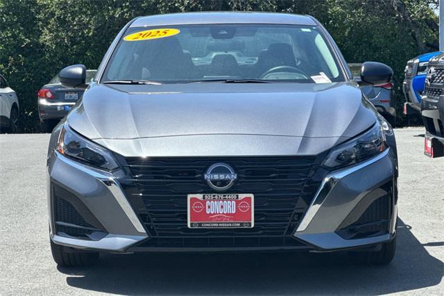 Photo of 2025 Gun Metallic Nissan Altima
