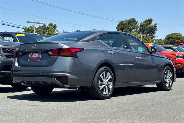 Photo of 2025 Gun Metallic Nissan Altima