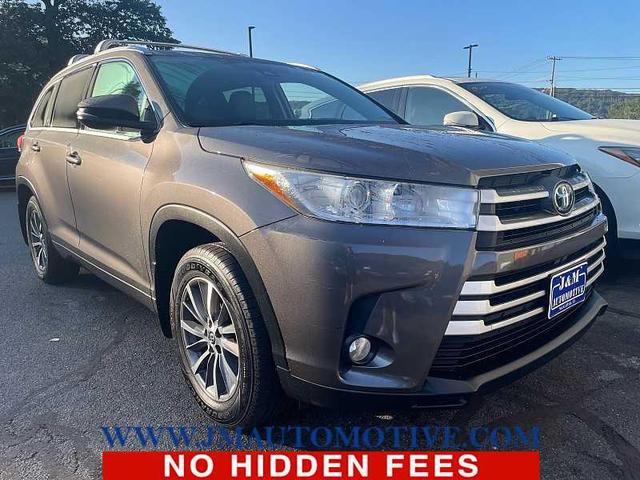 Photo of 2017 Predawn Gray Mica Toyota Highlander