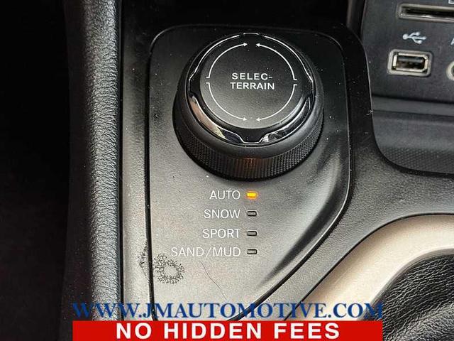 Photo of 2014 Brilliant Black Crystal Pearlcoat Jeep Cherokee