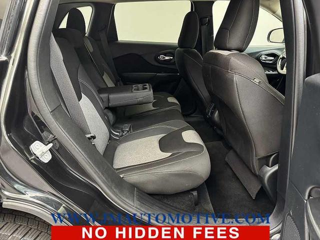 Photo of 2014 Brilliant Black Crystal Pearlcoat Jeep Cherokee