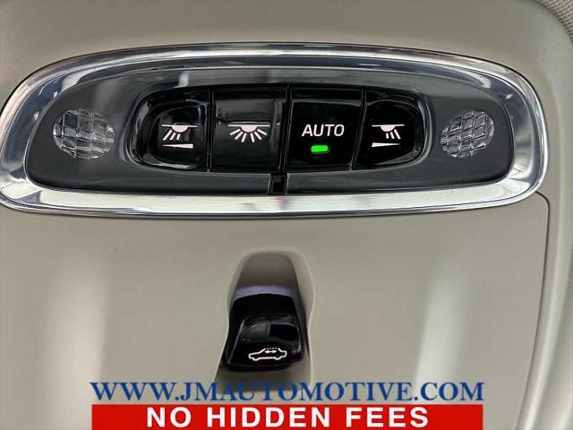 Photo of 2020 Crystal White Pearl Metallic Volvo V60