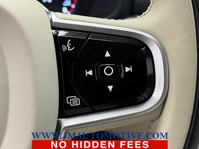 Photo of 2020 Crystal White Pearl Metallic Volvo V60