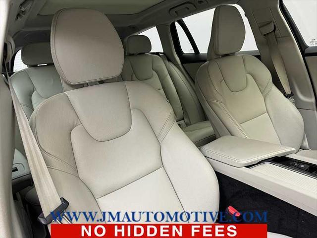 Photo of 2020 Crystal White Pearl Metallic Volvo V60