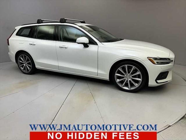Photo of 2020 Crystal White Pearl Metallic Volvo V60