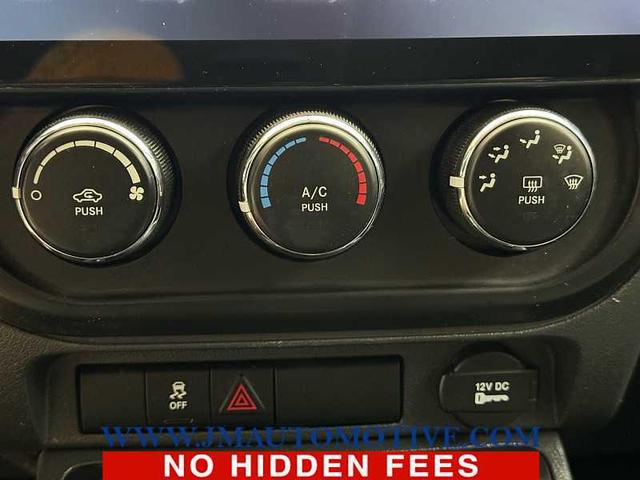 Photo of 2015 True Blue Pearlcoat Jeep Compass