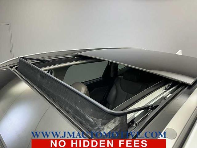 Photo of 2020 Quartz White Hyundai SANTA FE