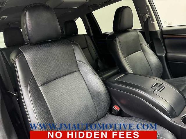 Photo of 2016 Blizzard Pearl Toyota Highlander
