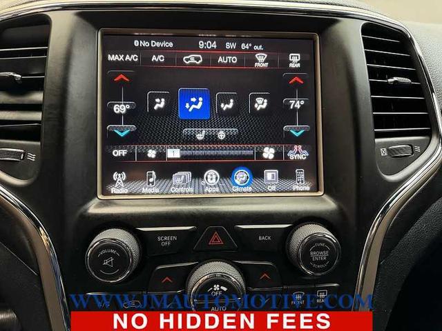 Photo of 2015 Granite Crystal Metallic Clearcoat Jeep Grand Cherokee