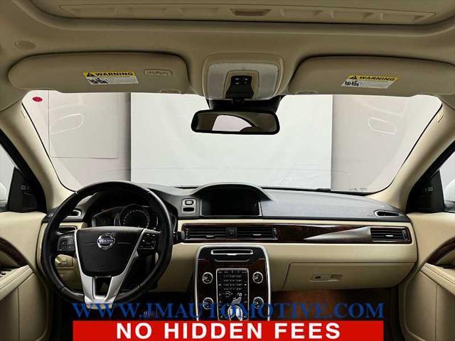 Photo of 2015 Crystal White Pearl Volvo S80