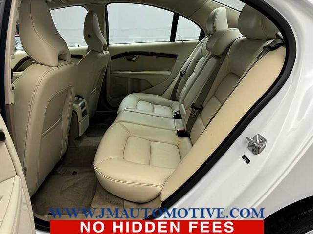 Photo of 2015 Crystal White Pearl Volvo S80