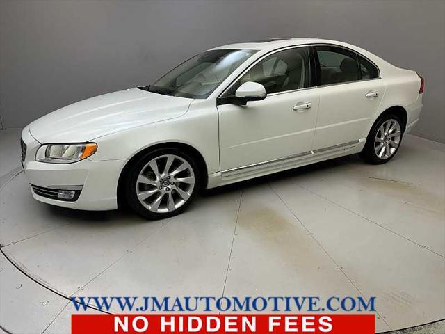 Photo of 2015 Crystal White Pearl Volvo S80
