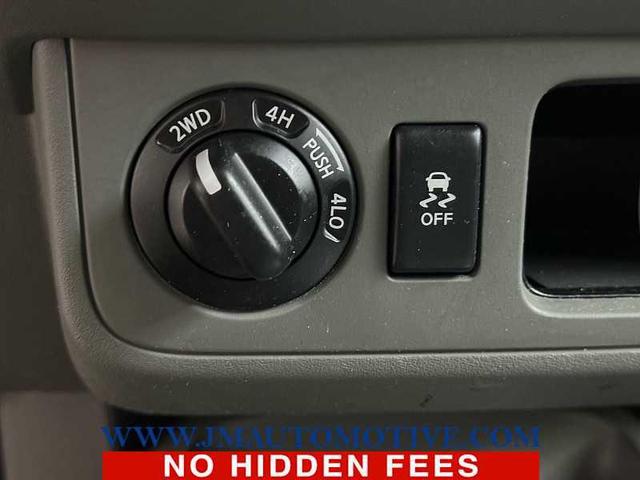 Photo of 2019 Glacier White Nissan Frontier