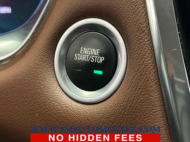 Photo of 2021 Iridescent Pearl Tricoat Chevrolet Traverse