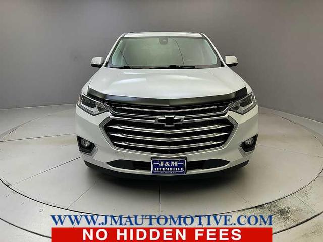 Photo of 2021 Iridescent Pearl Tricoat Chevrolet Traverse