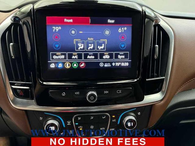 Photo of 2021 Iridescent Pearl Tricoat Chevrolet Traverse