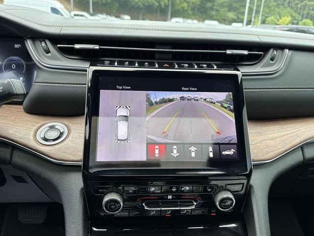 Photo of 2023 Diamond Black Jeep Grand Cherokee