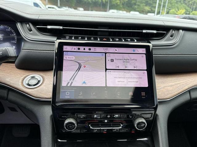 Photo of 2023 Diamond Black Jeep Grand Cherokee