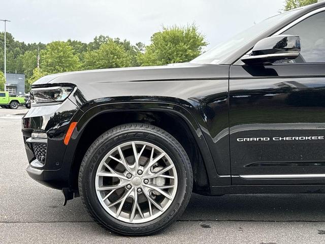 Photo of 2023 Diamond Black Jeep Grand Cherokee