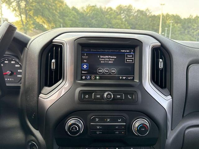 Photo of 2022 Silver Ice Metallic Chevrolet Silverado 1500