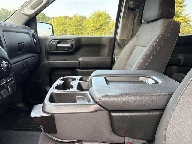 Photo of 2022 Silver Ice Metallic Chevrolet Silverado 1500