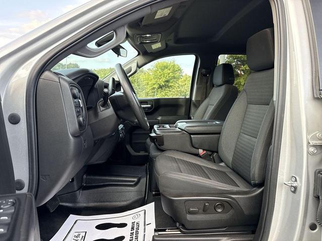 Photo of 2022 Silver Ice Metallic Chevrolet Silverado 1500