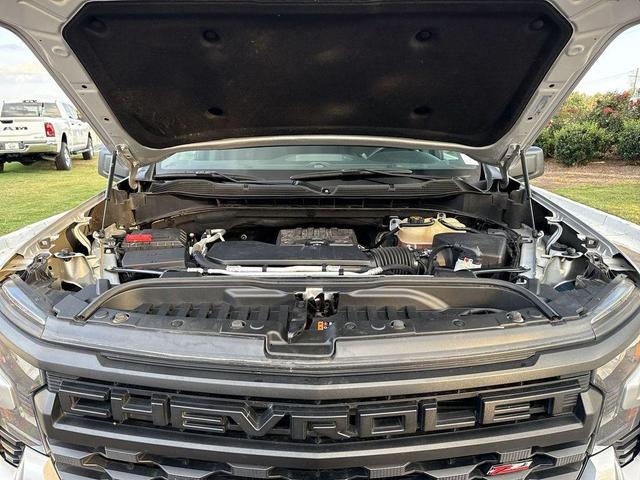 Photo of 2022 Silver Ice Metallic Chevrolet Silverado 1500
