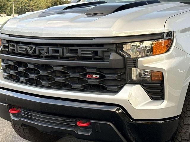 Photo of 2022 Silver Ice Metallic Chevrolet Silverado 1500