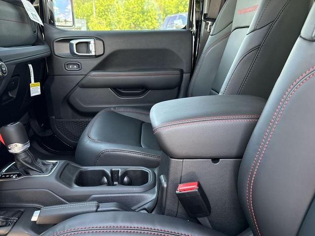 Photo of 2025 Black Clearcoat Jeep Wrangler