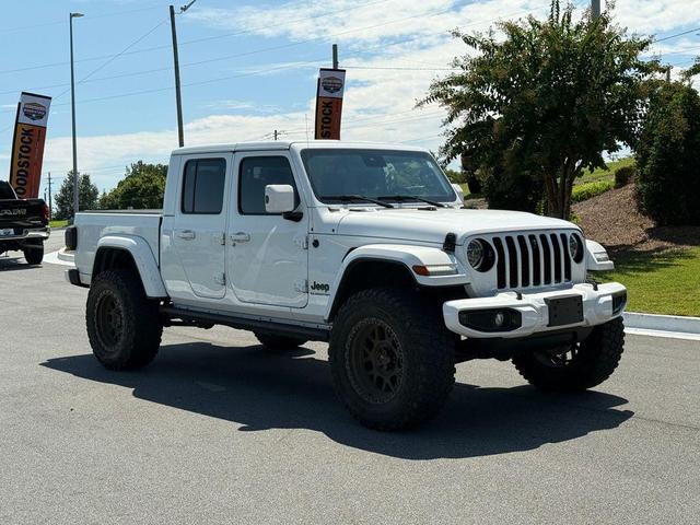 Photo of 2021 Bright White Clearcoat Jeep Gladiator