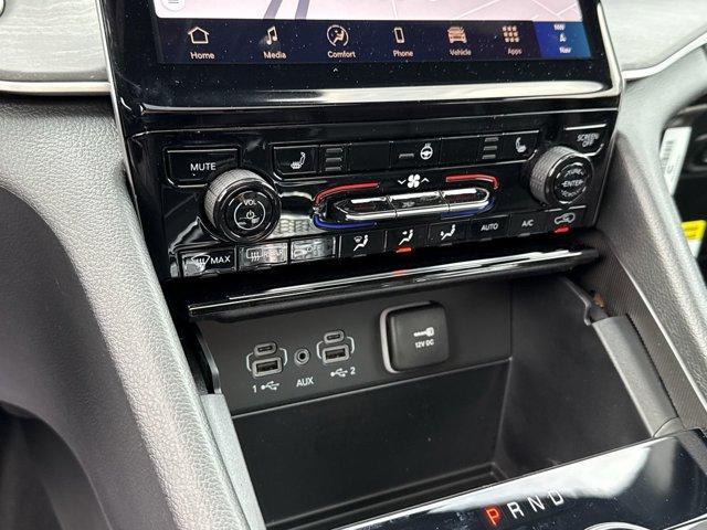 Photo of 2025 Velvet Red Pearlcoat Jeep Grand Cherokee