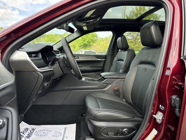 Photo of 2025 Velvet Red Pearlcoat Jeep Grand Cherokee