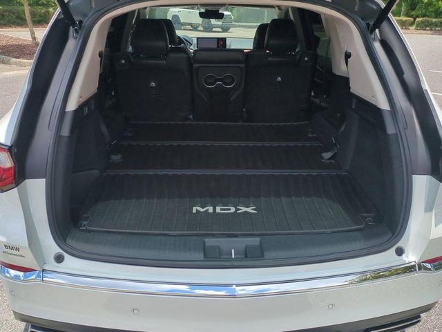 Photo of 2022 Platinum White Pearl Acura MDX