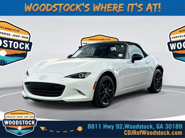 Photo of 2019 Arctic White Mazda MX-5 Miata