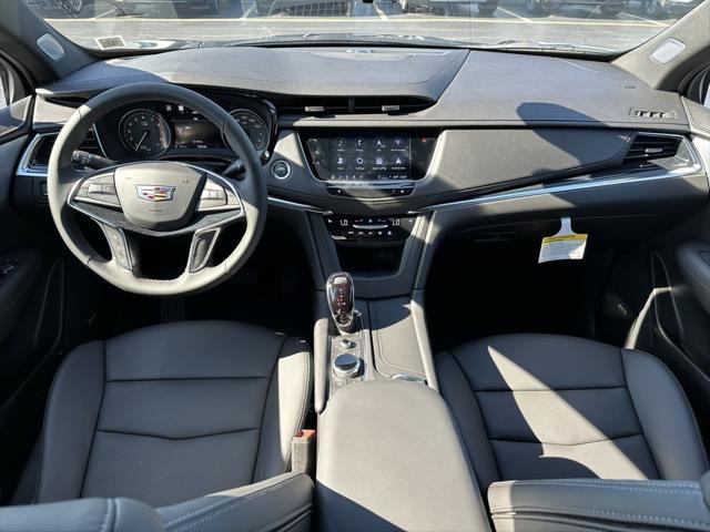 Photo of 2025 Stellar Black Metallic Cadillac XT5