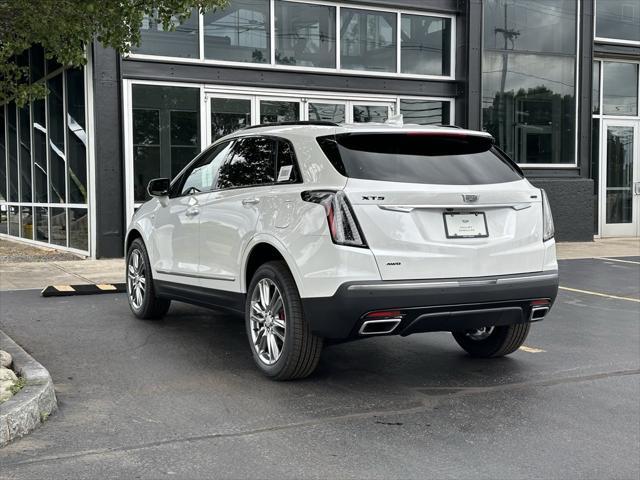 Photo of 2025 Crystal White Tricoat Cadillac XT5