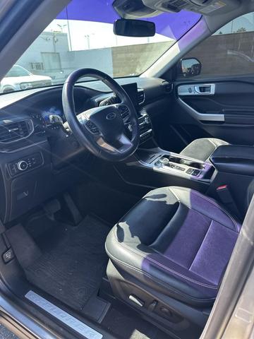 Photo of 2021 Iconic Silver Metallic Ford Explorer